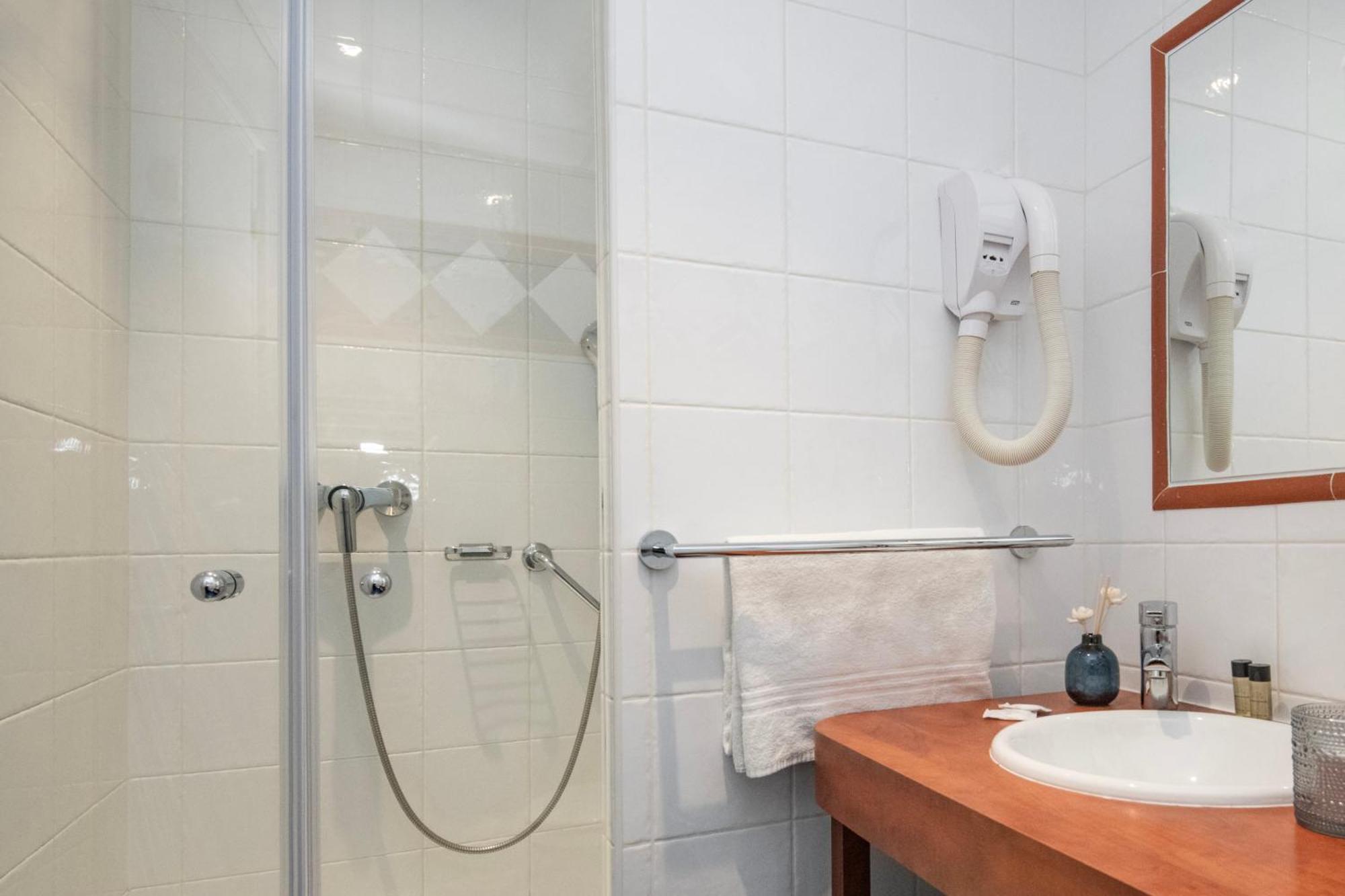 Hotel Vendome Menton - Reouverture ภายนอก รูปภาพ